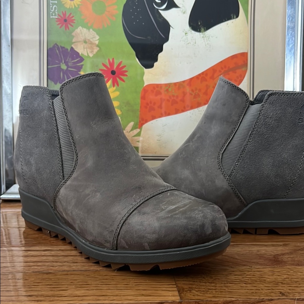 Women’s Gray Sorel Boots